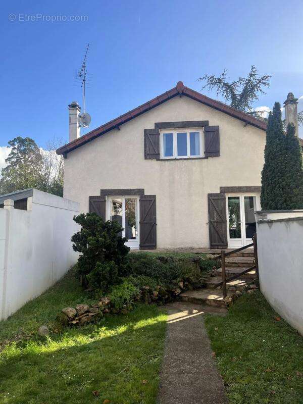 Maison à SAINT-MAUR-DES-FOSSES