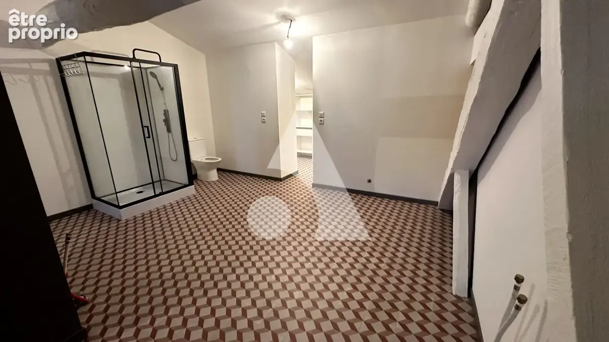 Une maison pleine de charme aux beaux volumes et au fort potentiel ! - photo 11