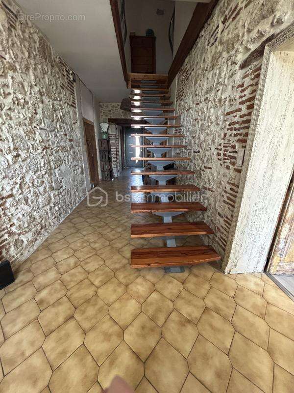 Belle maison en pierres - gîte - grange - piscine - terrain - photo 3