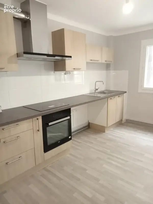Toulon : grand appartement   3 pièces avec parking à acheter - photo 2