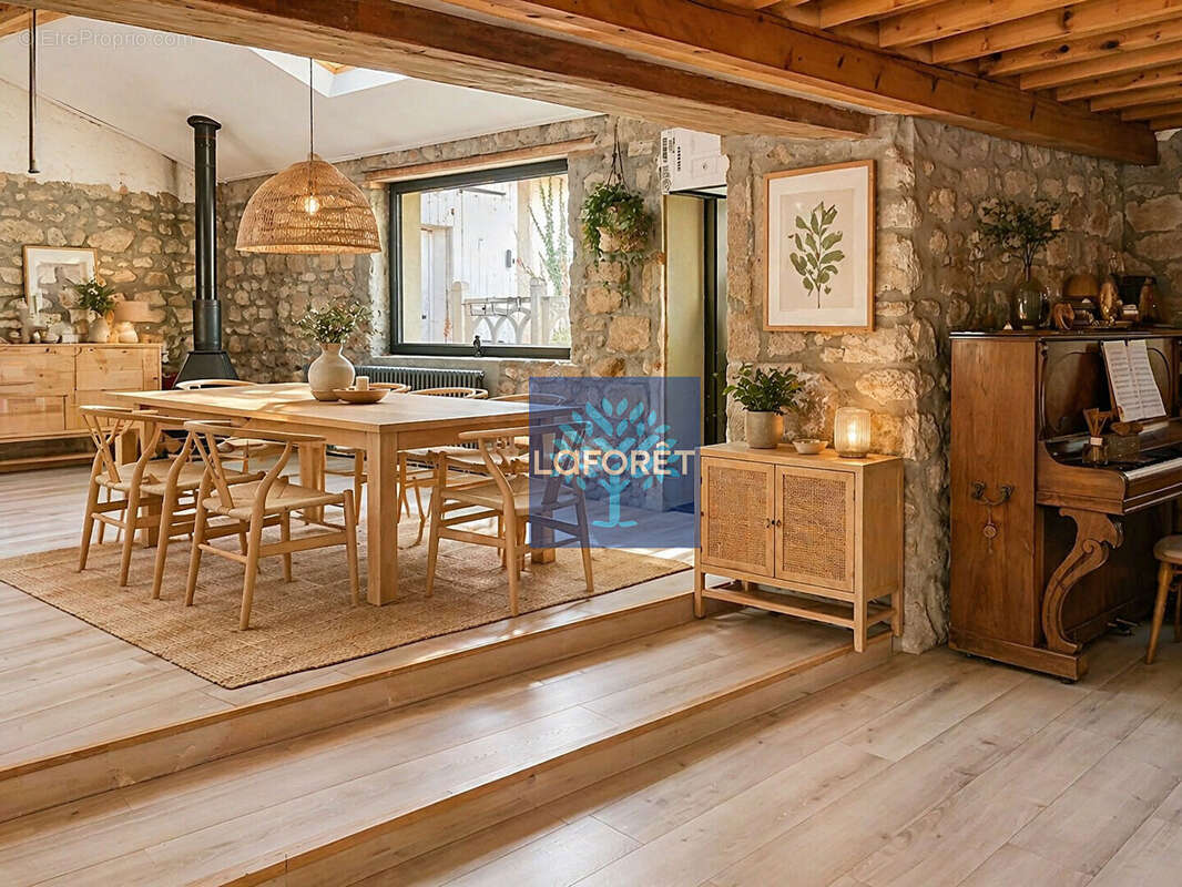 Soleymieux Maison atypique 260 m2  avec piscine 5 chambres - photo 8