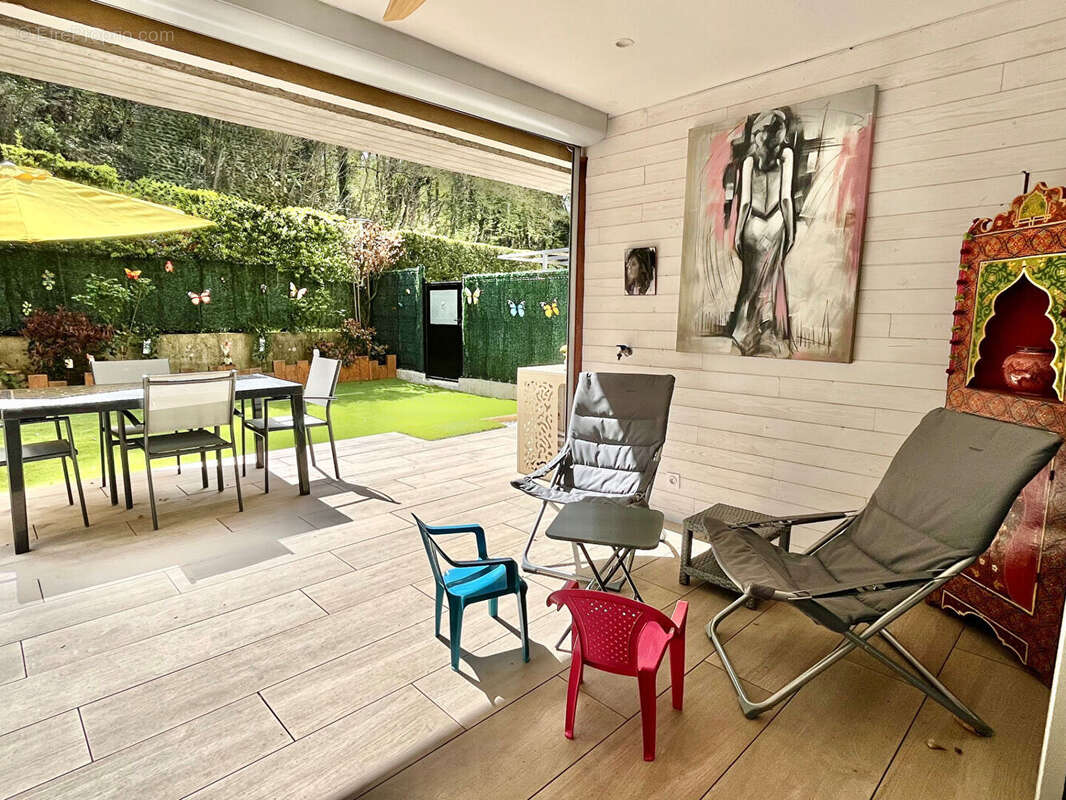 Appartement à VAULX-MILIEU