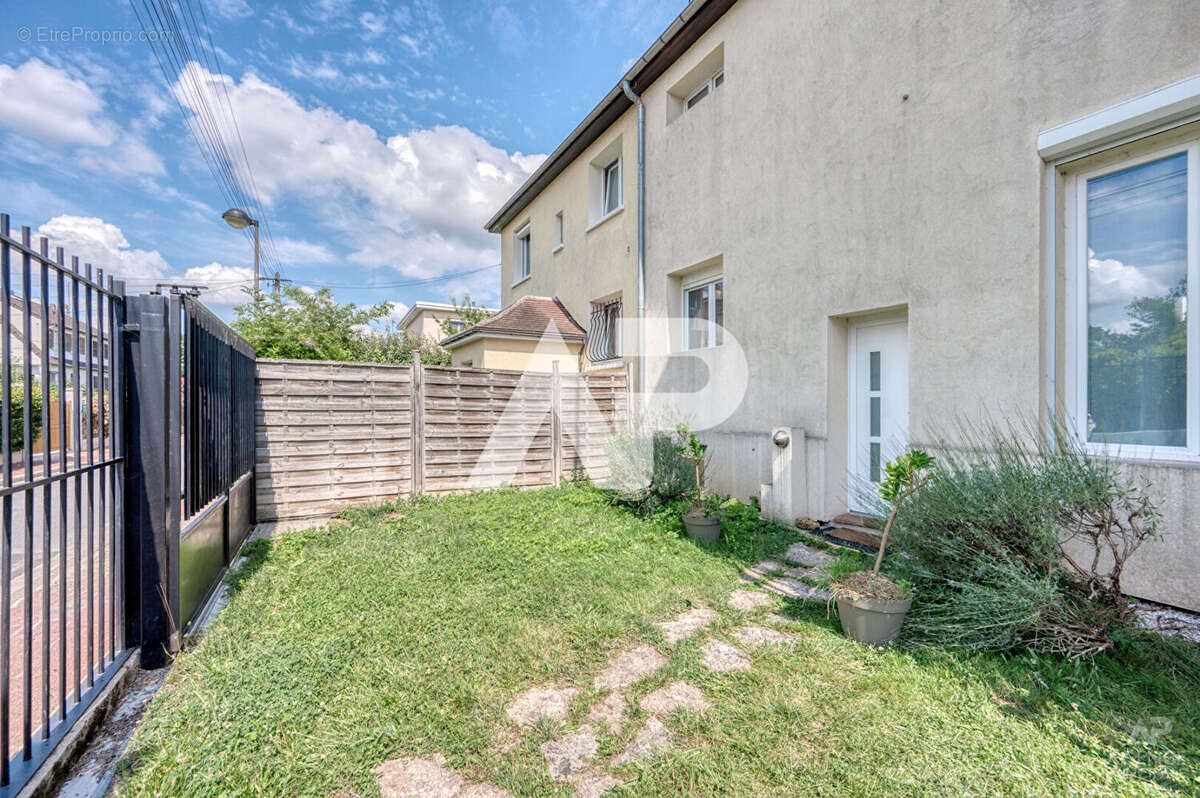 Maison à RUEIL-MALMAISON