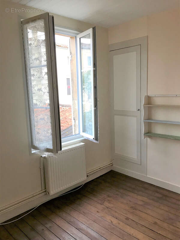 Immeuble à vendre Saintes 5 Logements - photo 5