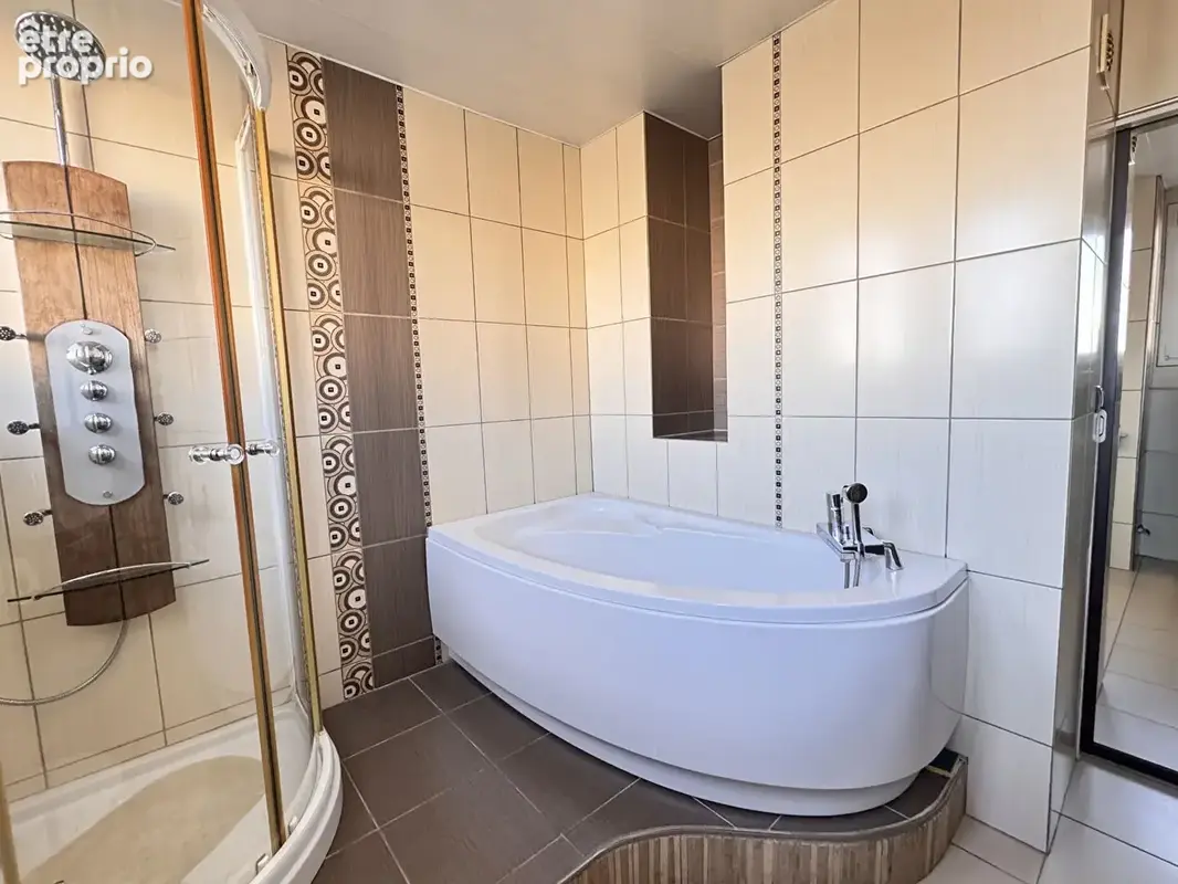 Appartement 7 pièces - 134.50 m2 + 2 BALCONS + GARAGE + 2 CAVES - photo 12