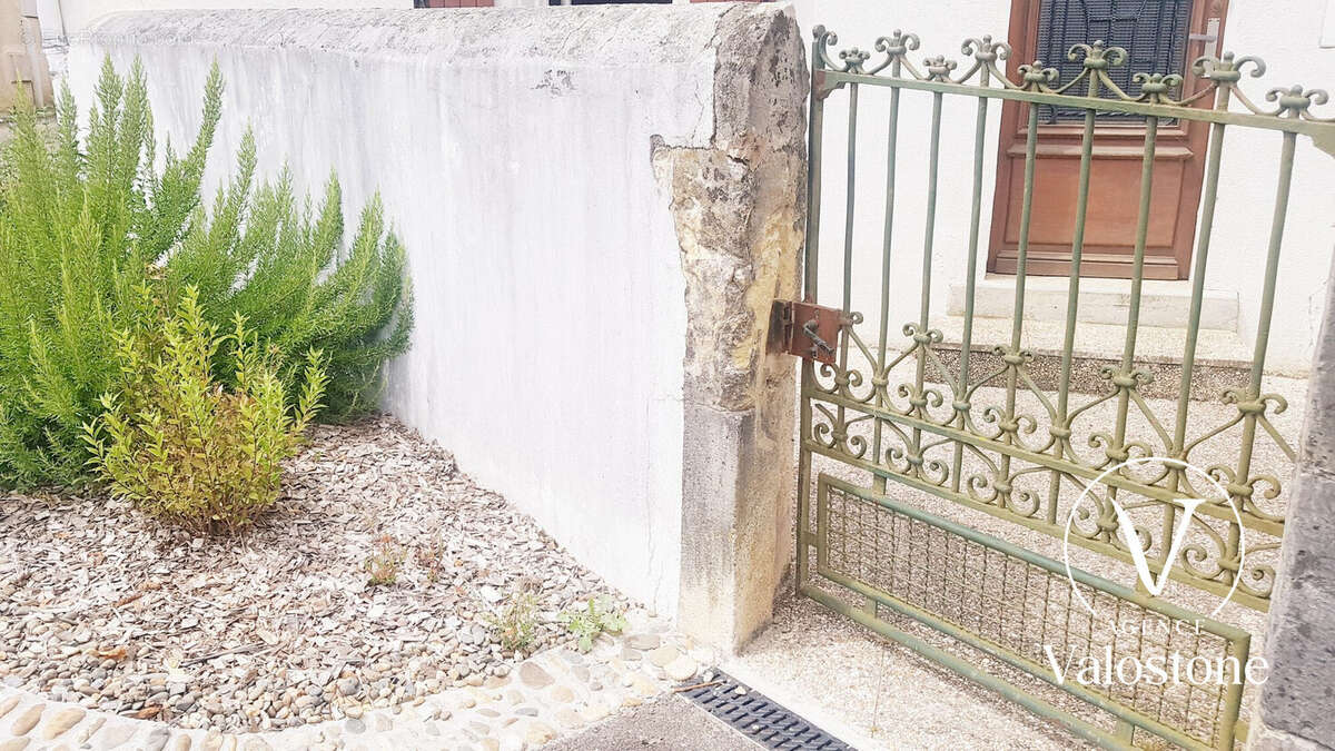 Maison 91 m² à Urgons  - photo 3