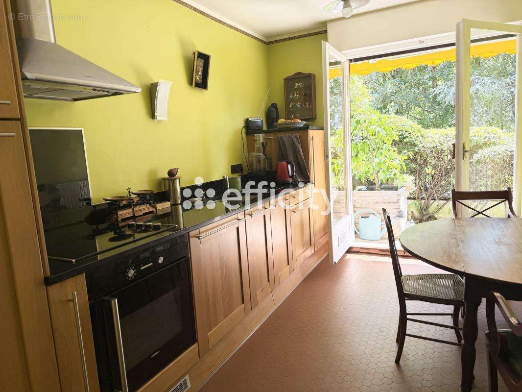 Appartement à CHENNEVIERES-SUR-MARNE