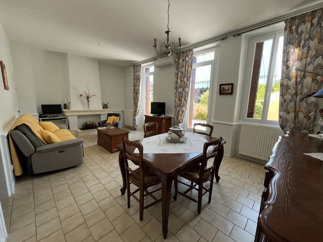 Maison à LEZIGNAN-CORBIERES