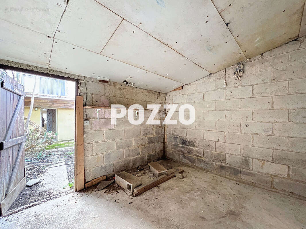 A VENDRE - Saint Hilaire Du Harcouet - Maison 2 pièce(s) 71.15 m² - Centre-ville - photo 9