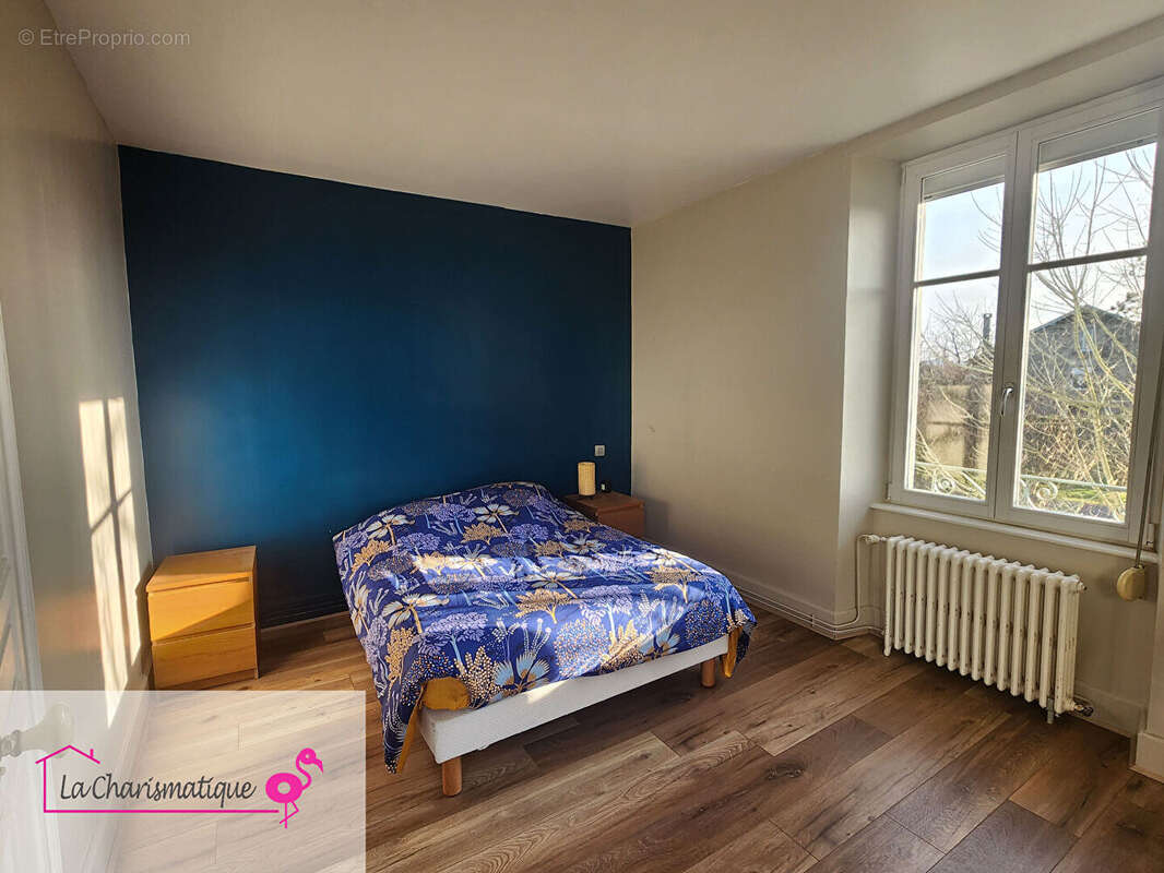 Maison à CONFLANS-SUR-LANTERNE