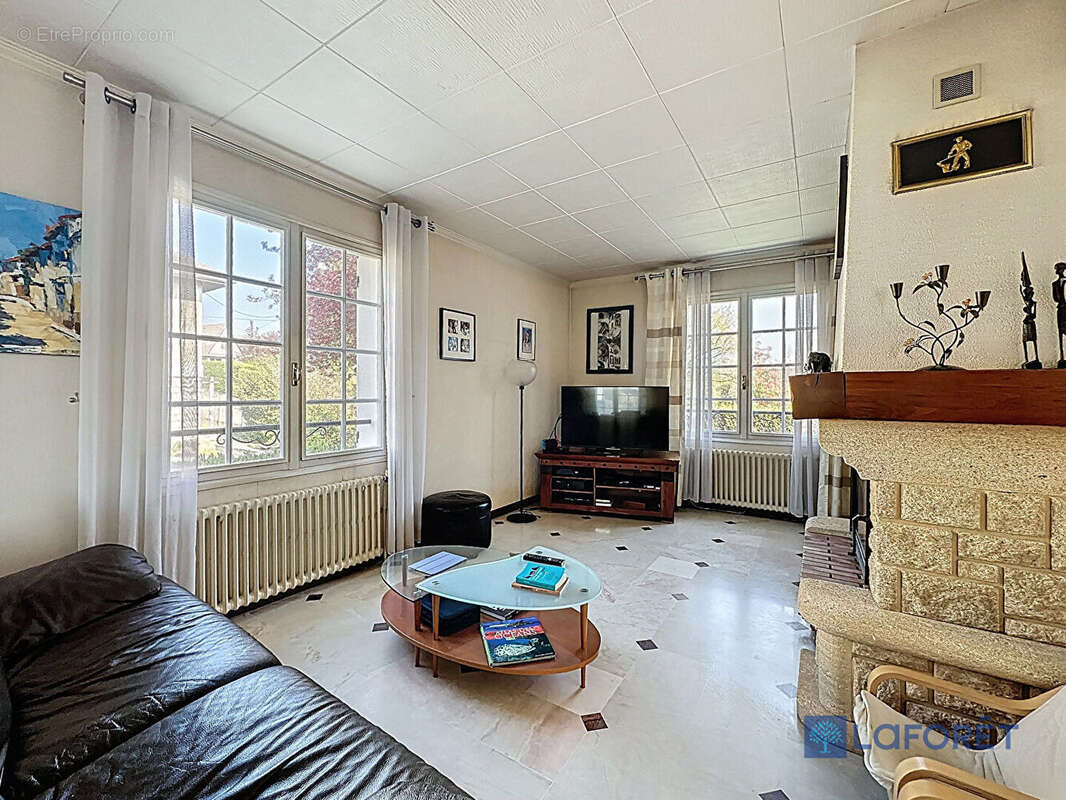 Maison à SAINT-GERMAIN-LES-ARPAJON