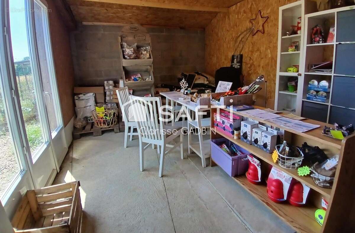 Photo 2 - Commerce à BRAINS-SUR-LES-MARCHES