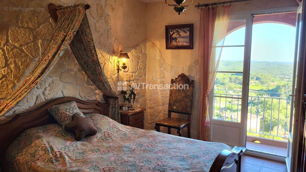 Maison à LORGUES