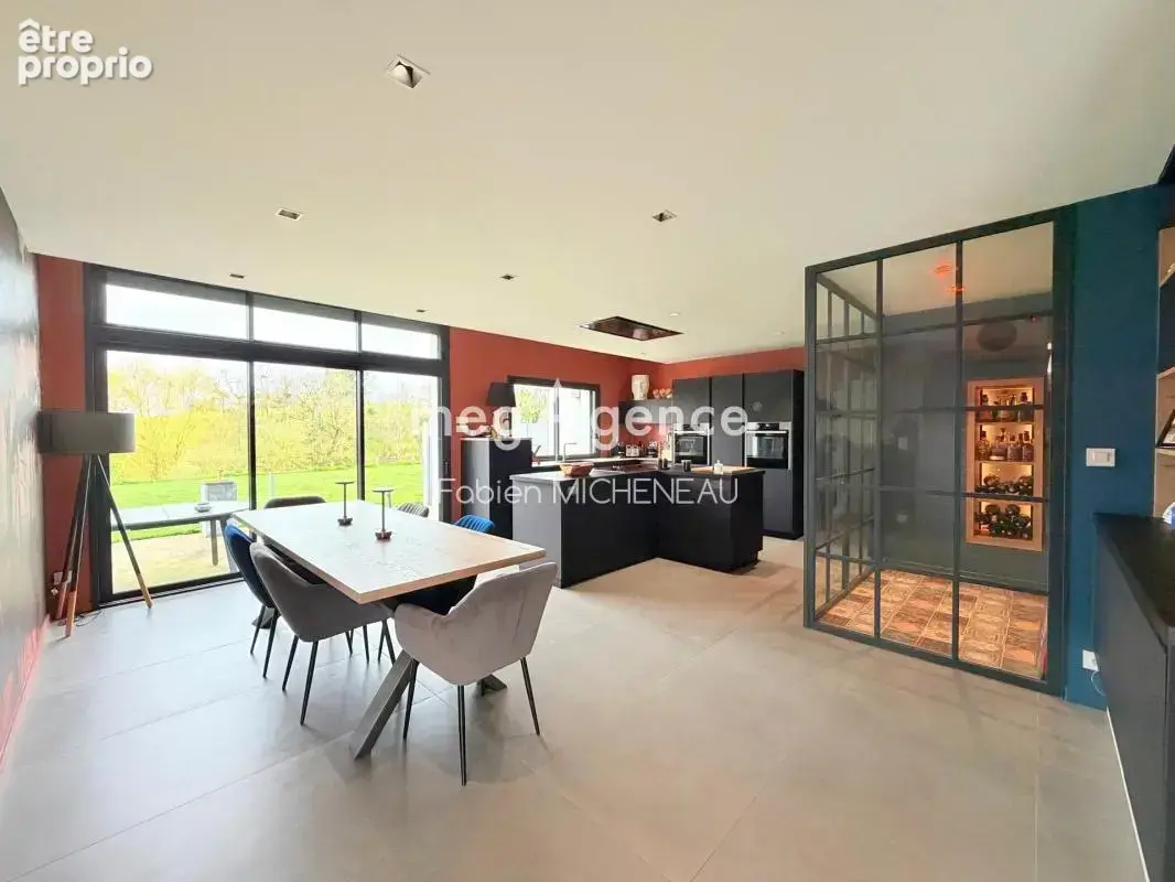 Maison d'architecte - Beaupreau - 160 m² - 5 pièces - photo 2