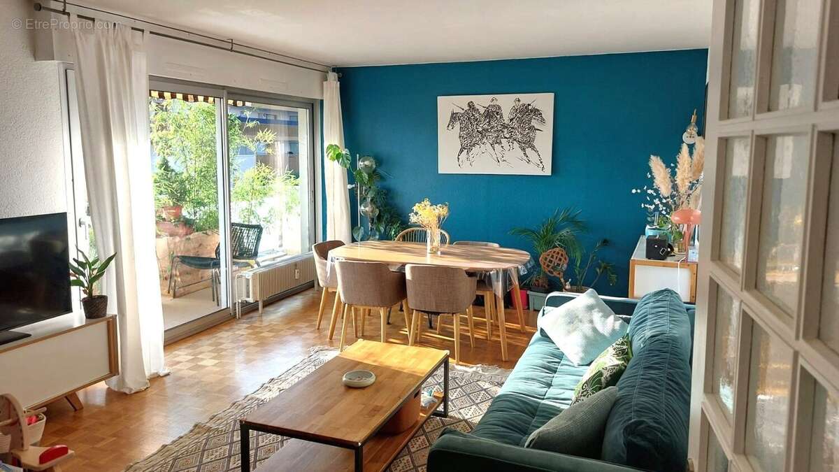 Appartement à AMBILLY