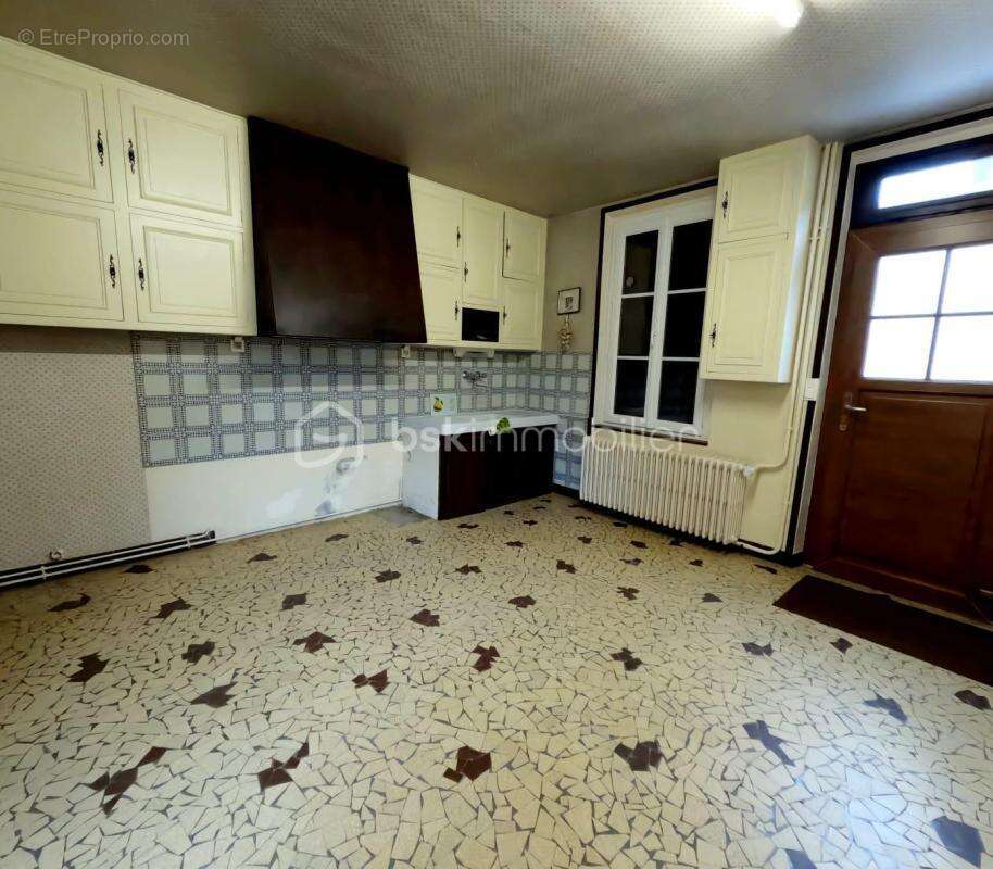 Maison à COURLON-SUR-YONNE