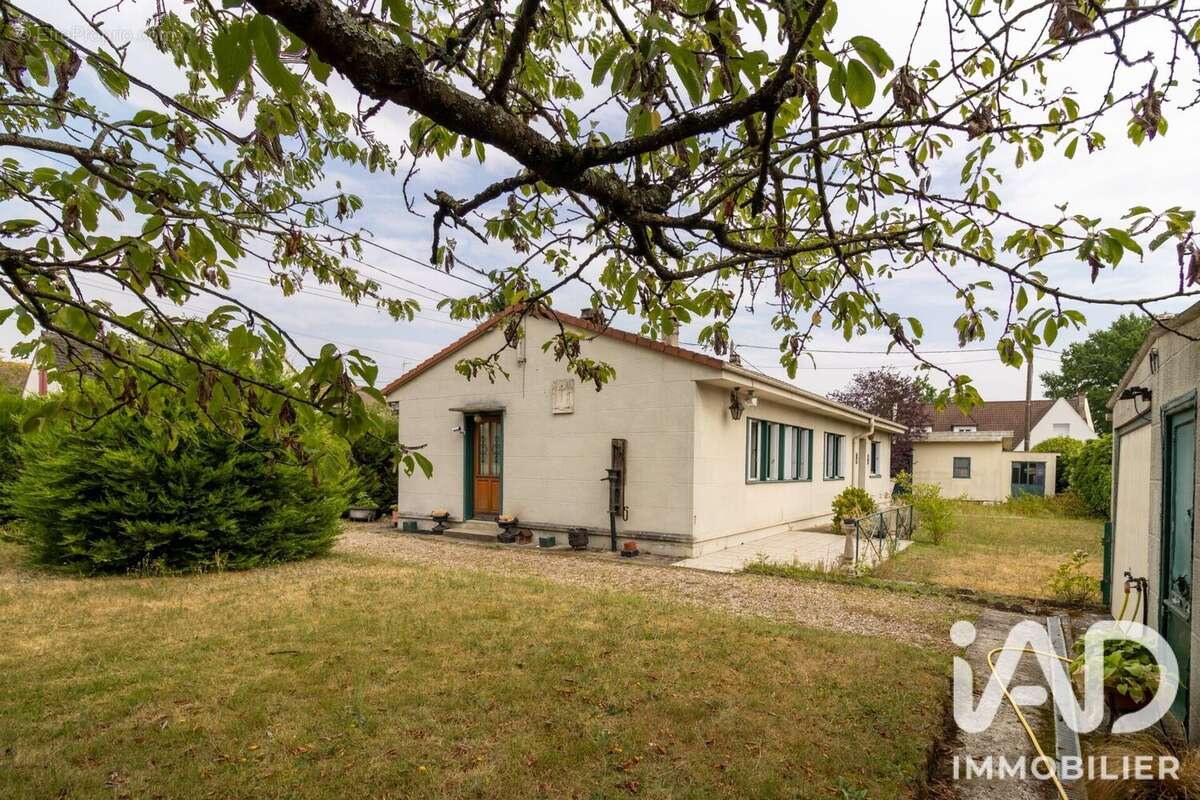 Maison 97 m² à Osny  - photo 2