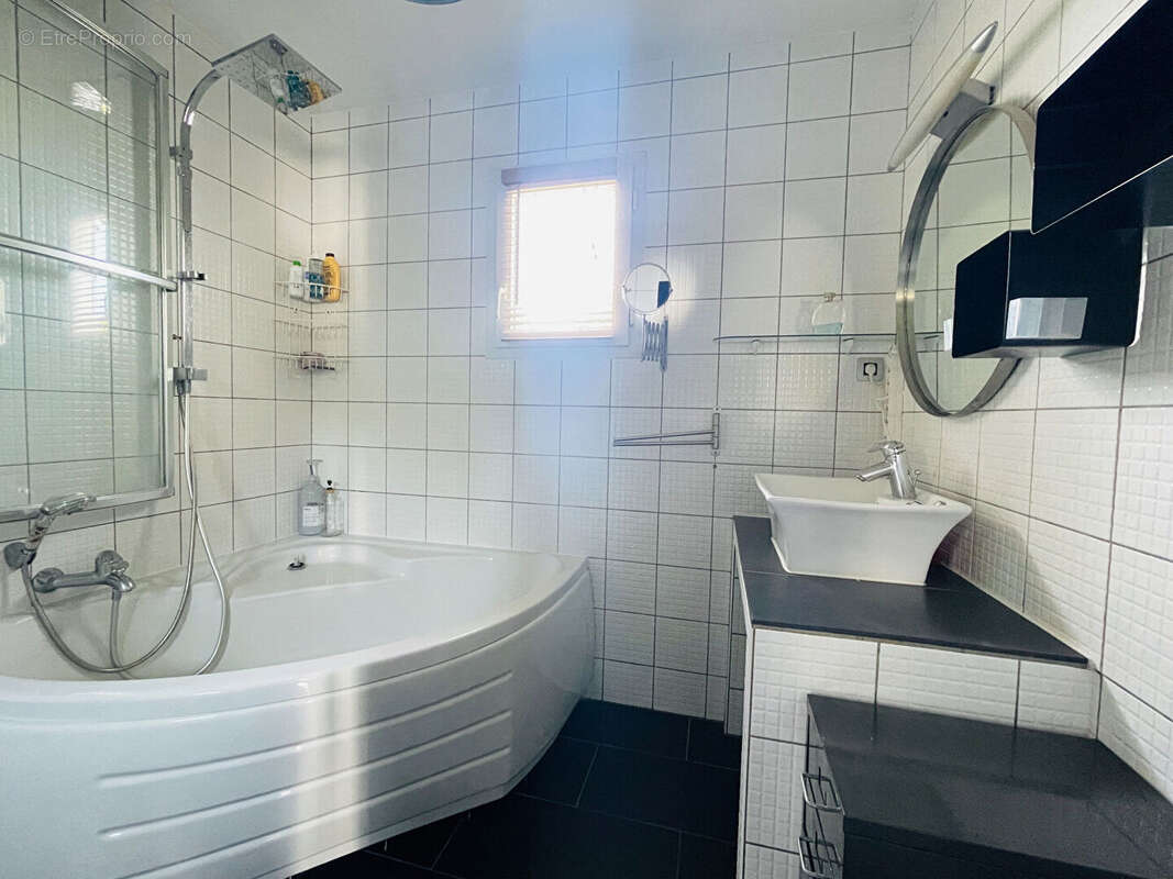 Maison à COMMEQUIERS