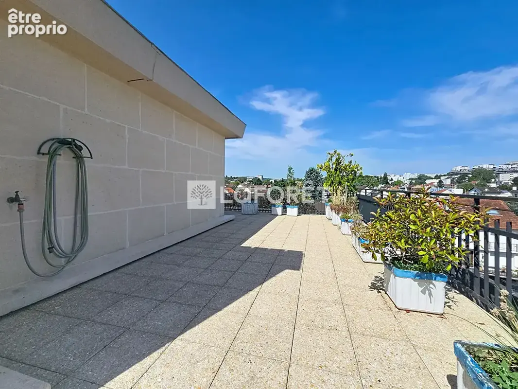 Exceptionnel, Appartement familial de 120 m² avec toit-terrasse de 200 m². - photo 15