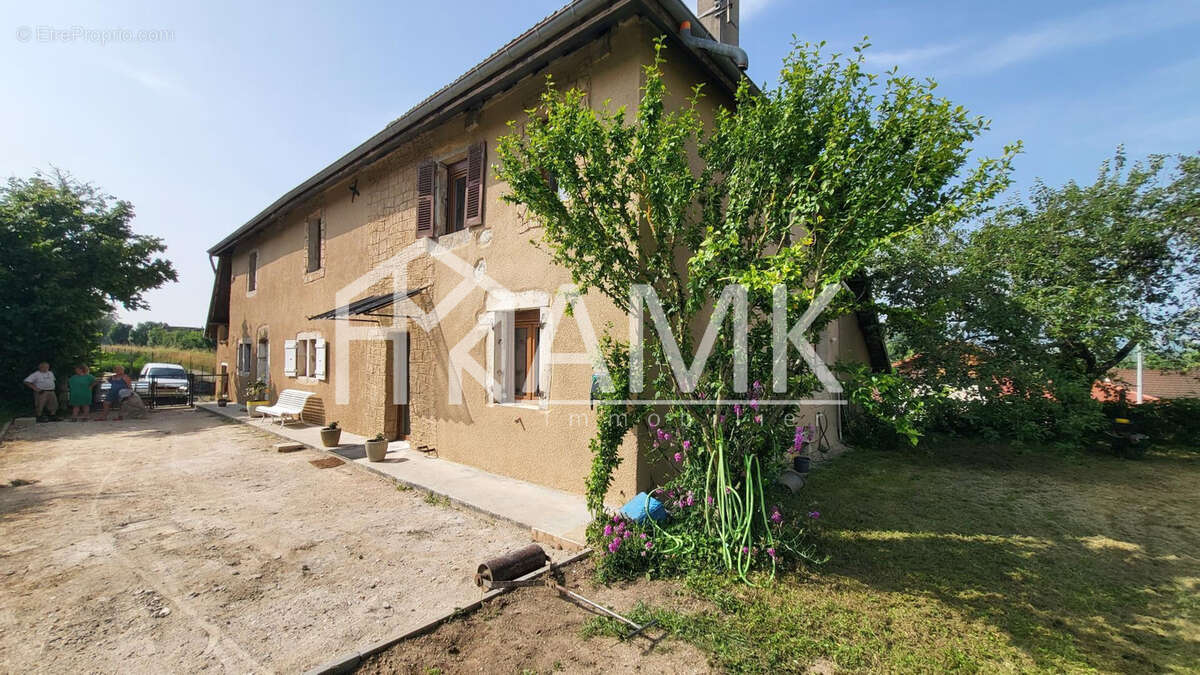 Maison en pierre 4 chambres, Grange attenante .Et un potentiel exceptionnel ! - photo 6