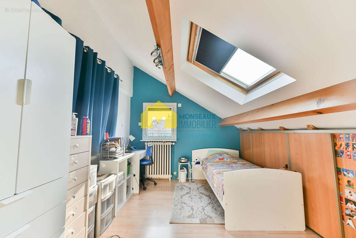 Maison à SAINTE-GENEVIEVE-DES-BOIS