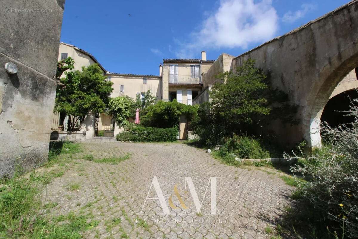 Maison à GALLARGUES-LE-MONTUEUX