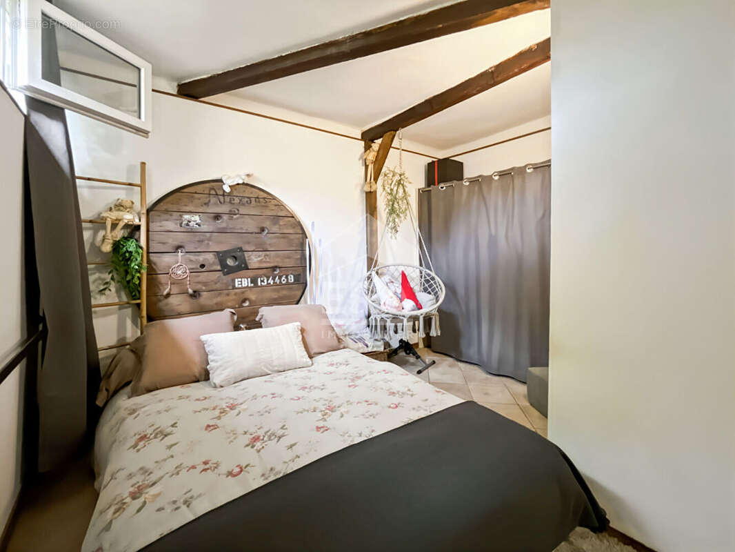 Appartement à MARSEILLE-4E