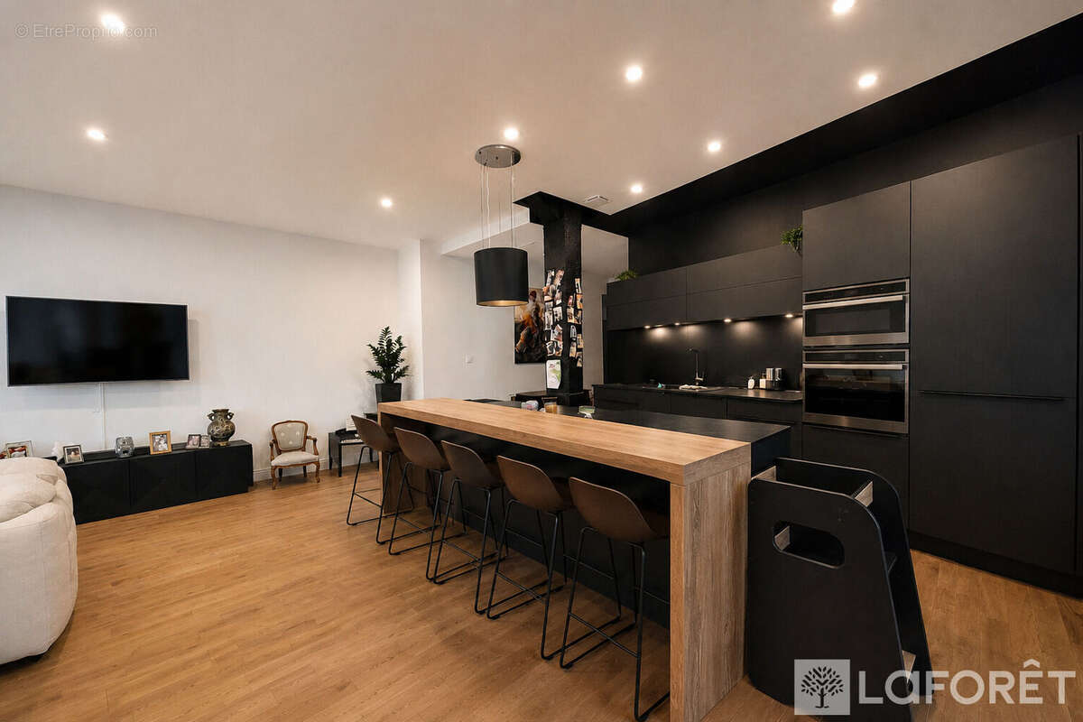 Appartement + terrasse + place parking - photo 4