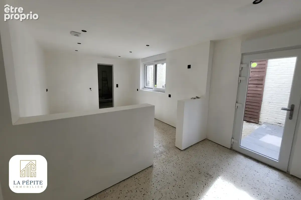 Maison semi-individuelle rénovée - 108,8 m2 - 3 chambres - Terrain, garages et dépendances - photo 11