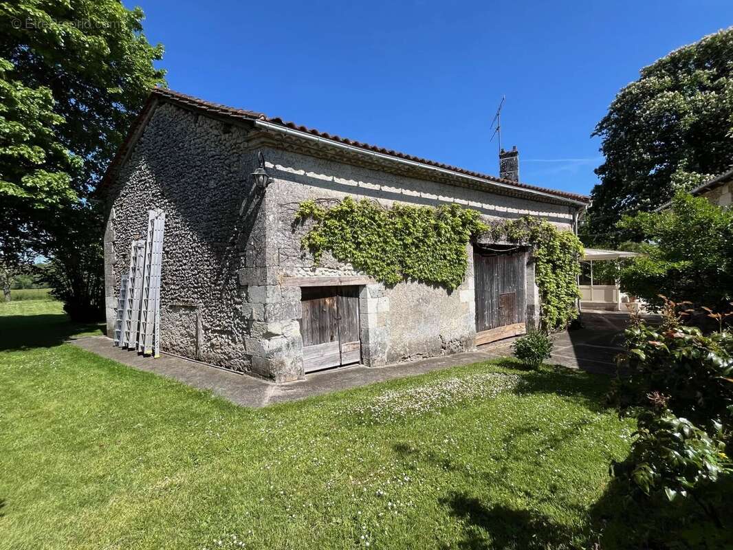 Maison à PETIT-BERSAC