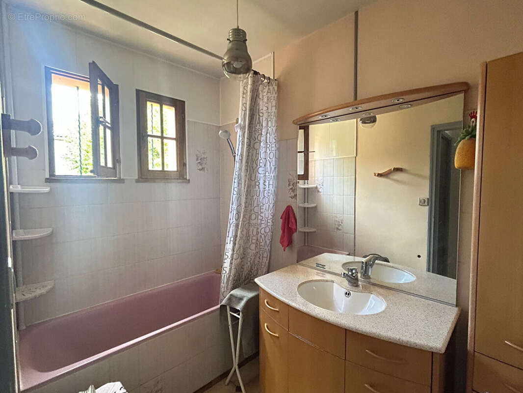 Maison à RACHECOURT-SUR-MARNE