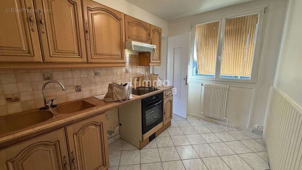 Appartement à PIERRE-BENITE