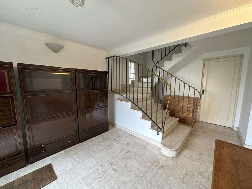 Maison à BURES-SUR-YVETTE