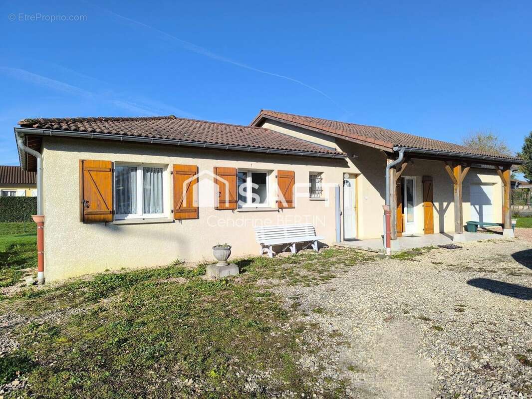 Photo 9 - Maison à SAINT-ETIENNE-DU-BOIS