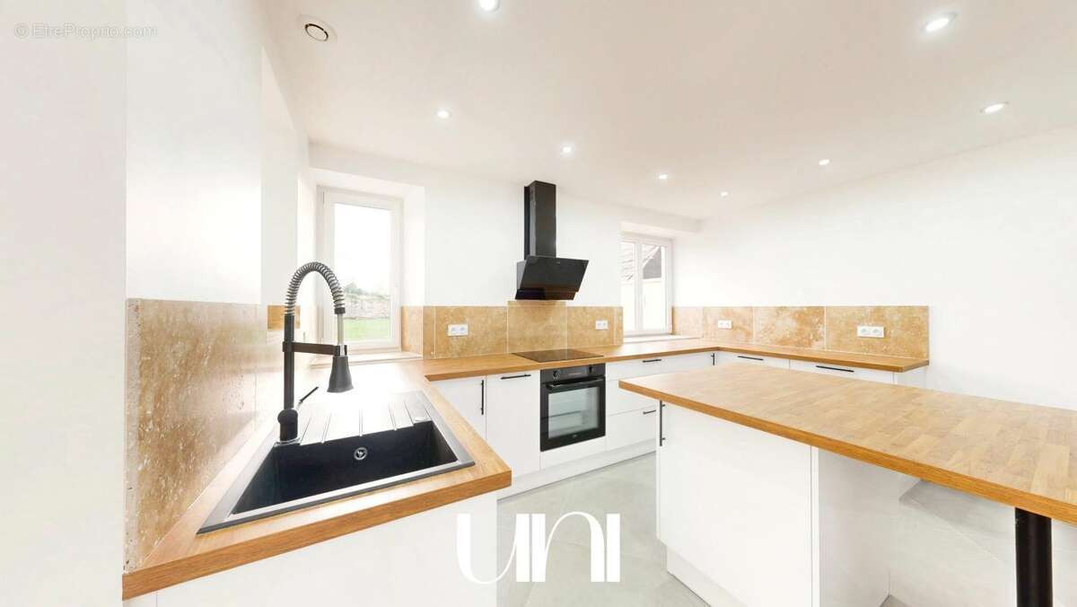 Maison à LE MOLAY-LITTRY