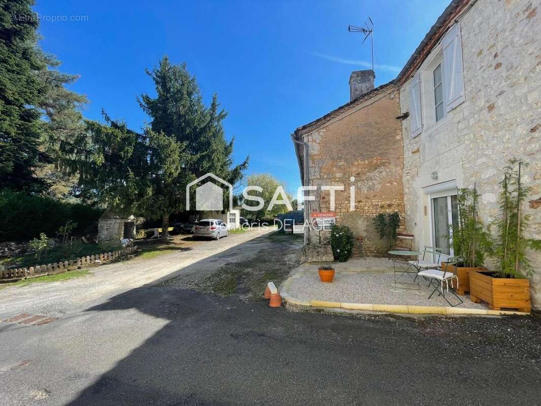 Photo 4 - Maison à CHARRAS