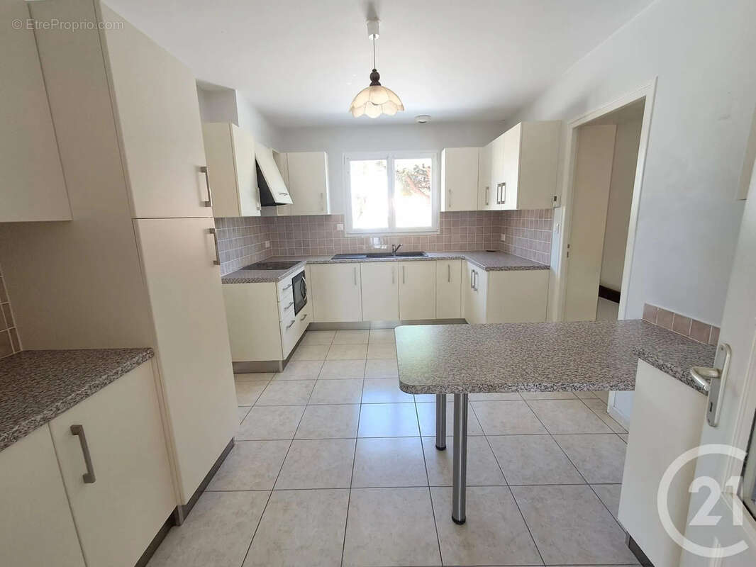 Maison 122 m² à Talmont-Saint-Hilaire  - photo 5