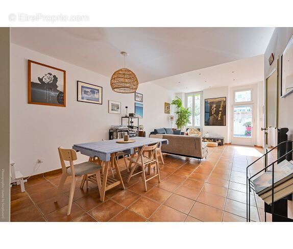 Appartement à MARSEILLE-6E