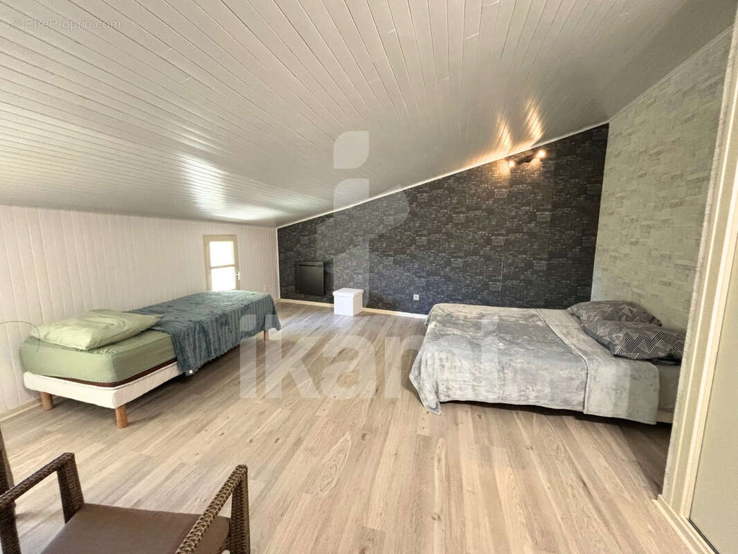 Maison à CHANOS-CURSON