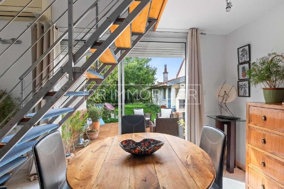 Maison à BUSSY-SAINT-GEORGES