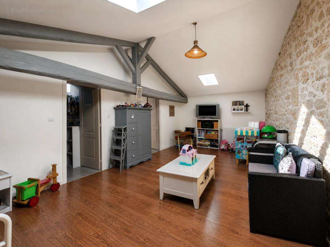 Le cadre idéal pour famille et vos projets professionnels-301 m² - photo 5
