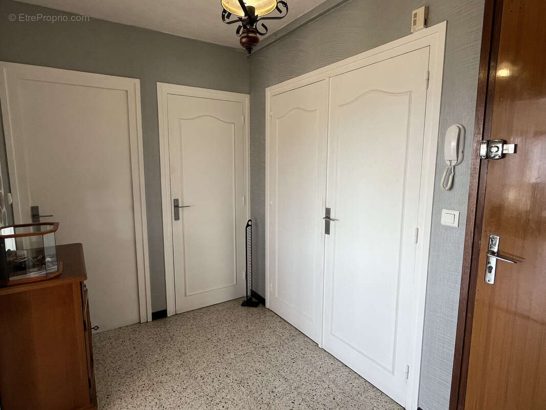 T4 lumineux de 84 m2 avec vue dégagée   Garage en option - photo 18