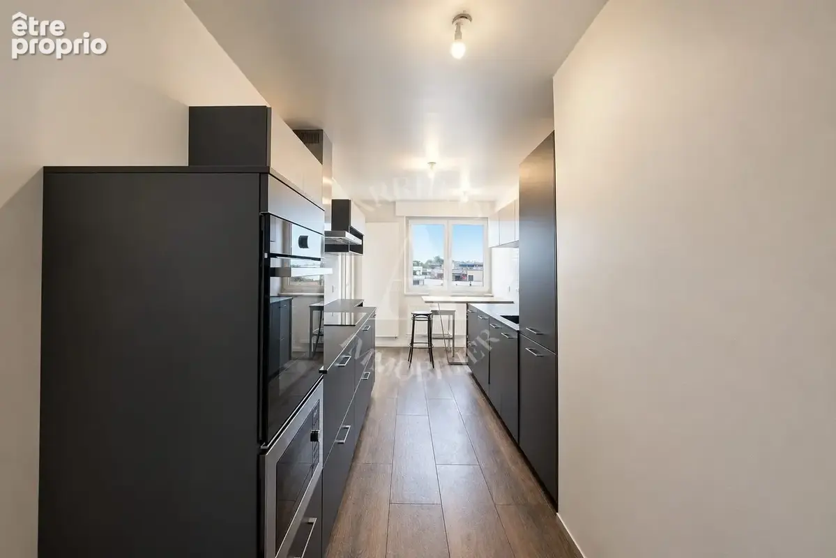 Appartement 3 pièces 75 m² à vendre à Ferney-Voltaire (01210) - photo 2