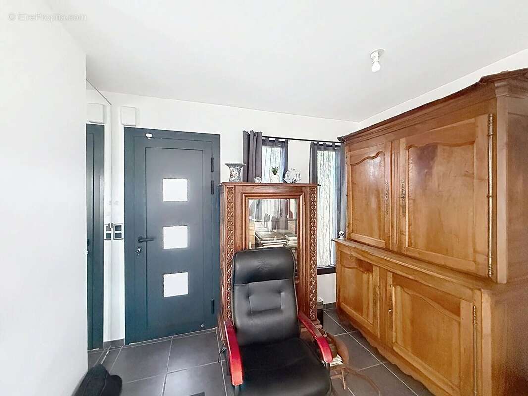 Maison contemporaine toit plat - Quartier calme et recherché - photo 11