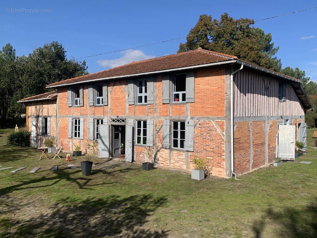 Maison à ONESSE-ET-LAHARIE