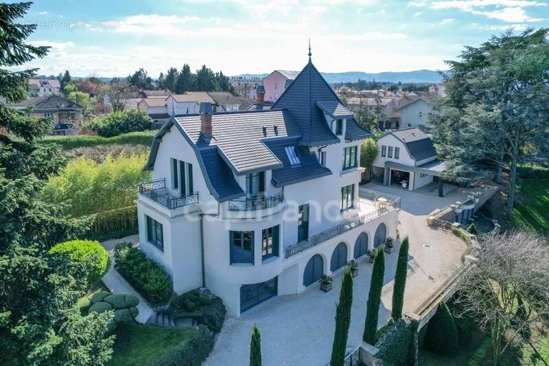 Maison bourgeoise 255 m² entièrement rénovée, parc clos et arboré de 4 303 m² (piscinable), 3 garages, terrasse, jacuzzi - photo 65
