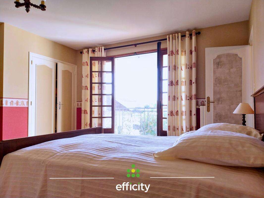 Maison 175 m² à Saint-Georges-De-Didonne  - photo 13
