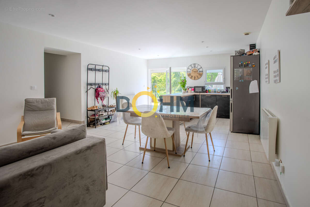 Appartement à COGNIN