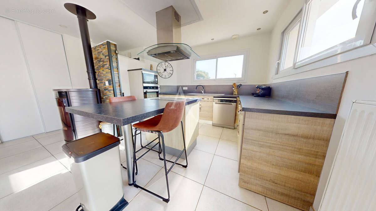 Iteuil - plain pied - contemporaine - 4 chambres - jardin - photo 8