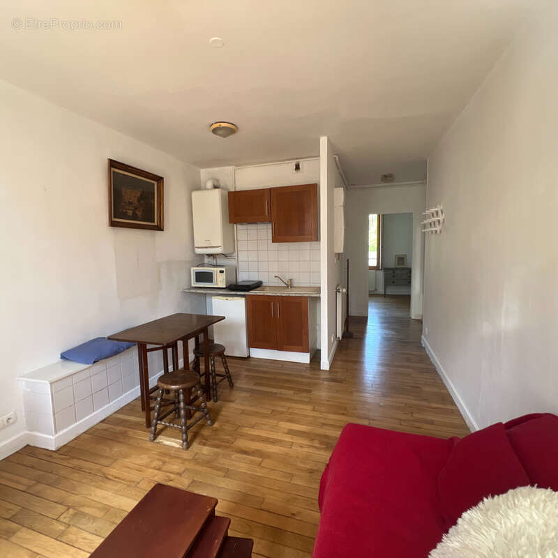 Appartement à CHATEAUNEUF-DU-FAOU